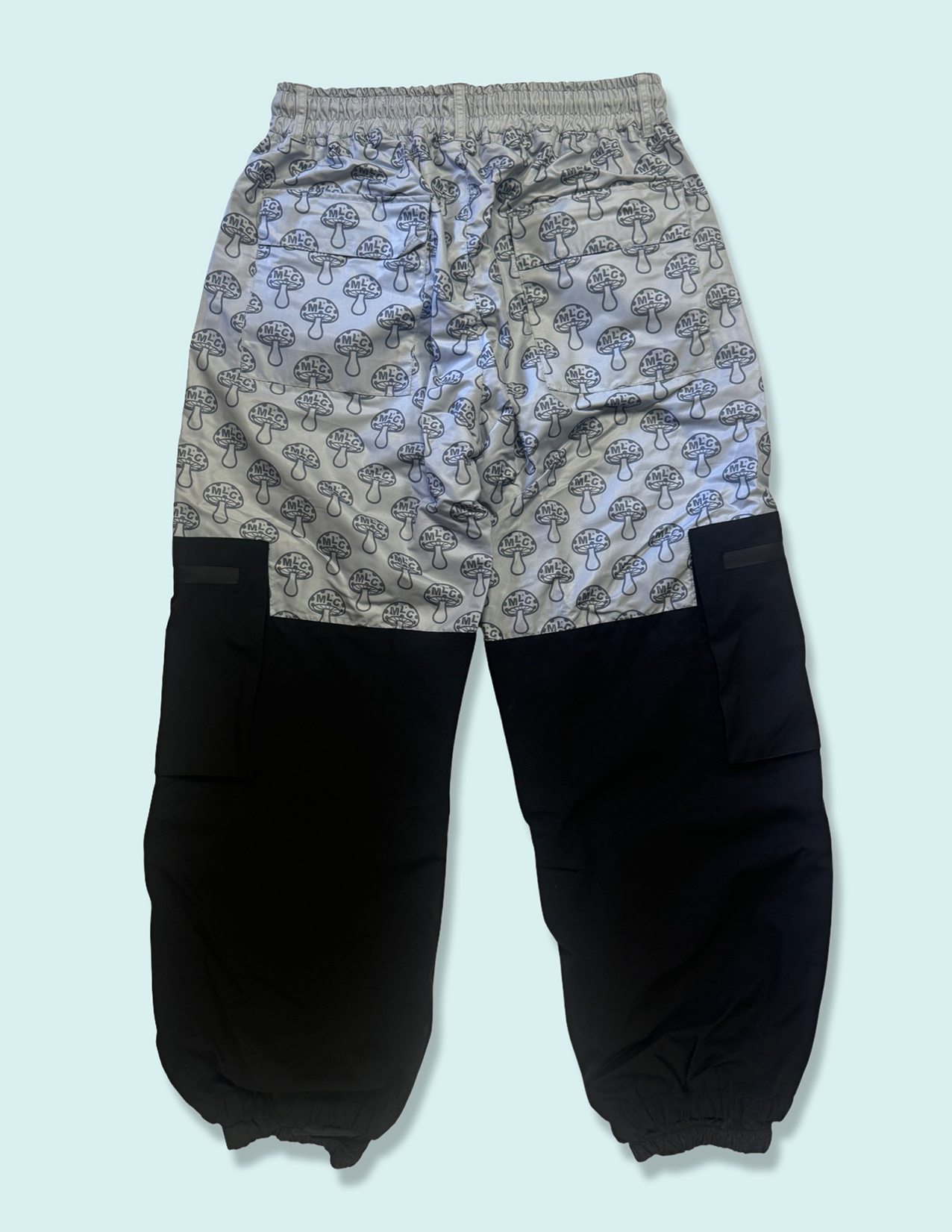 Shroomin' Snowboard Pants - Gray and Black